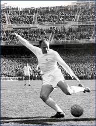 Real Madrid's Alfredo di Stefano is one of El Clasico legends.